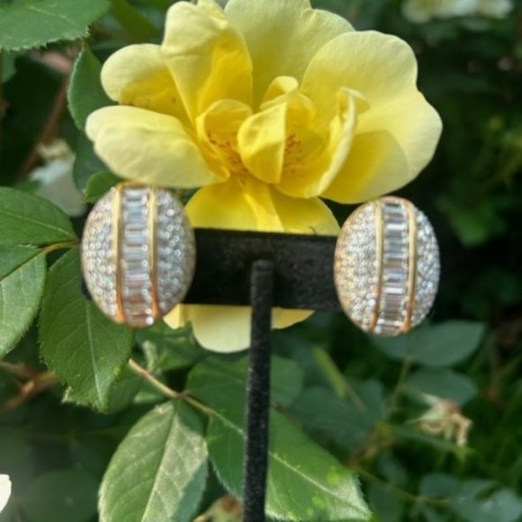 S.A.L SWAROVSKI Clear Crystal Gold EARRINGS - Picture 5 of 11